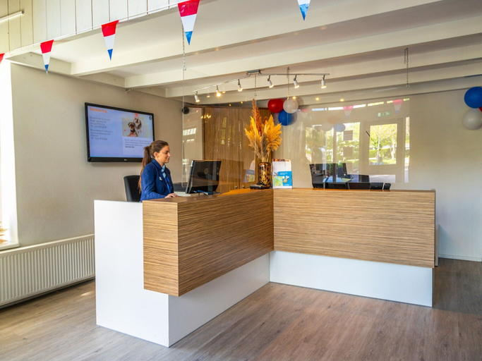 Lobby, Nice Chalet on a Holiday Park 25 km From Amsterdam, Velsen
