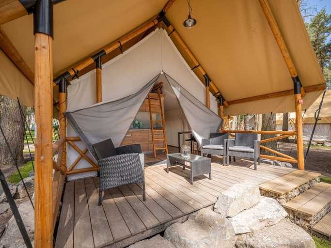 Others 5, Attractive Tent Lodge Maastricht at 16 km, Limburg