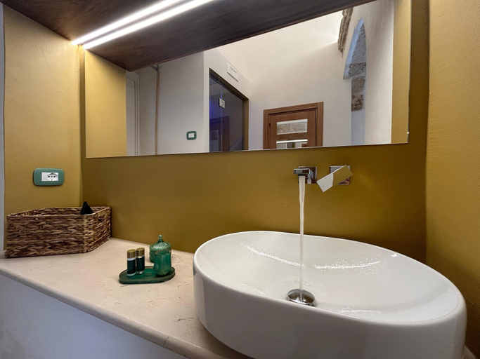 Bathroom 3, Trame Poesia di mare, Bari