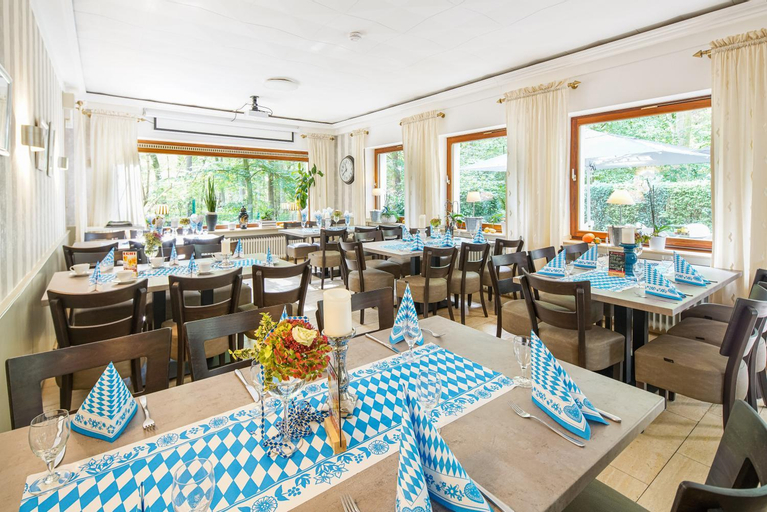Food & Drinks, Hotel Hopener Wald ,Self Check In, Vechta