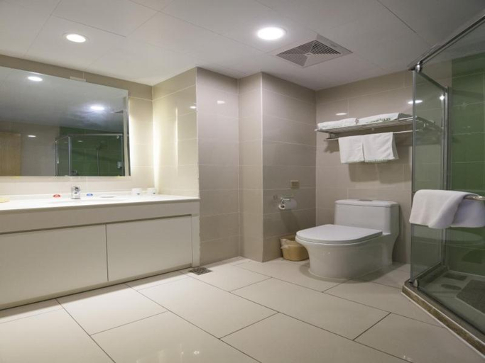 Bathroom 3, GreenTree Inn ChengDe Shuangluan District Xinhuiwan Hotel, Chengde