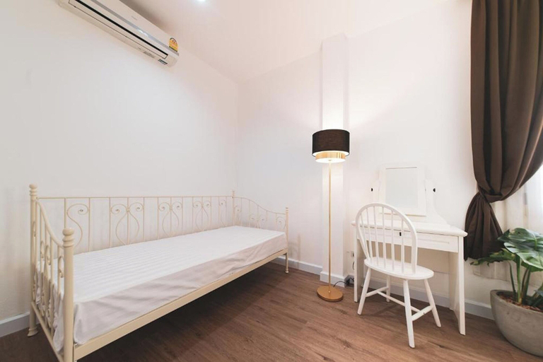 Bedroom 2, Nidhra Lanna Hotel, Muang Chiang Mai