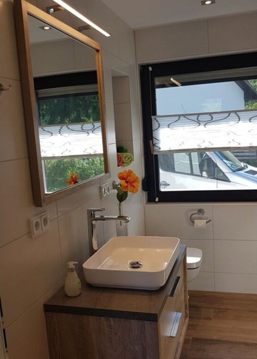 Bathroom 5, Holiday Home Kupa Comfortable Vacation Home, Spree-Neiße