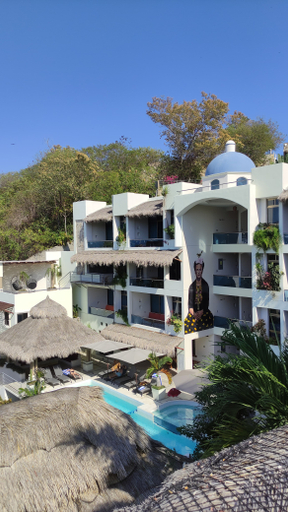 Exterior & Views 2, Hotel Casa Justina, Dist. Pochutla