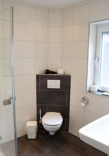 Bathroom 2, Borkum Ideal 71 B Comfortable Holiday Residence, Leer