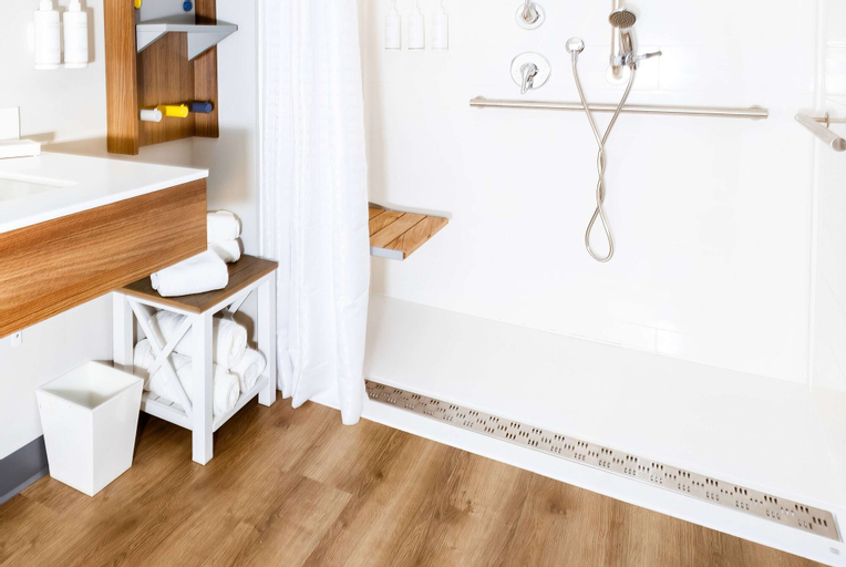 Bathroom 17