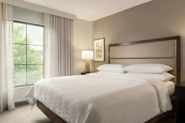 Bedroom 3, Embassy Suites by Hilton Atlanta Alpharetta, Fulton