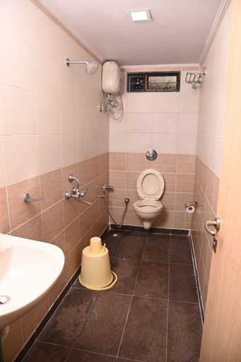 Bathroom 5, Aviva Hospitality, Thane