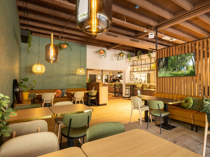 Dining 2, Bungalow in De Peel by Tranquil Forest, Deurne