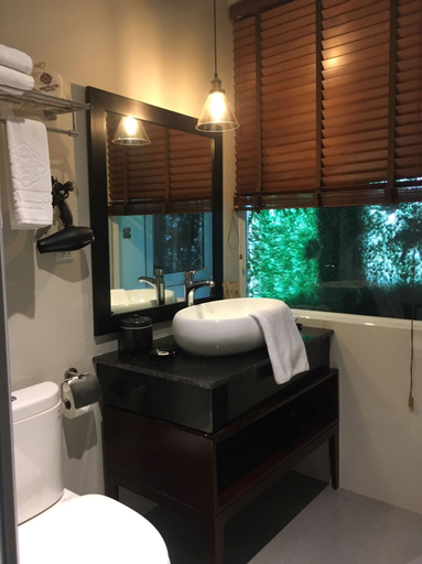 Bathroom 8