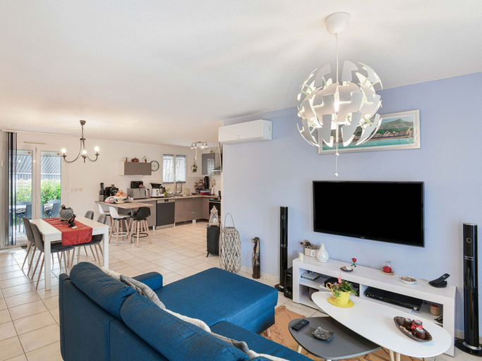 Living area, Zen Room in a Private Home With a Swimming Pool, Gironde