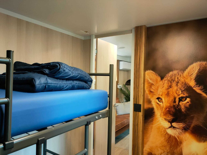 Bedroom 2, Charming Chalet 2 km. of the Efteling, Loon op Zand