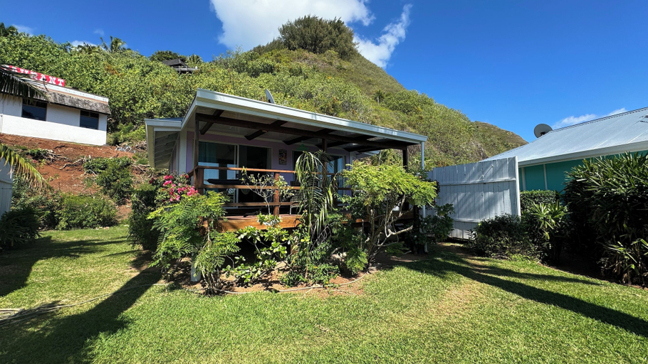 Exterior & Views 2, Moemiti