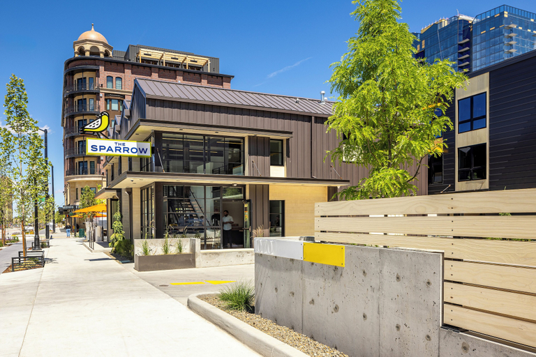 Exterior & Views