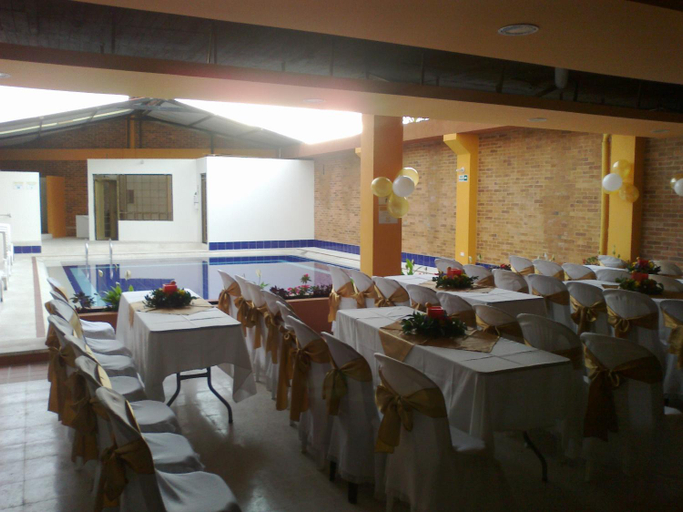 Food & Drinks, Hotel Tropico Real Mesitas, El Colegio