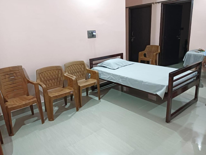 Bedroom 3, Maurya stayhome, Kodagu