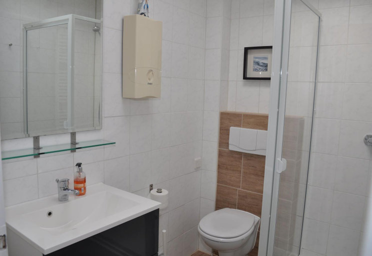 Shower, Ferienhauser Dornumersiel, Aurich