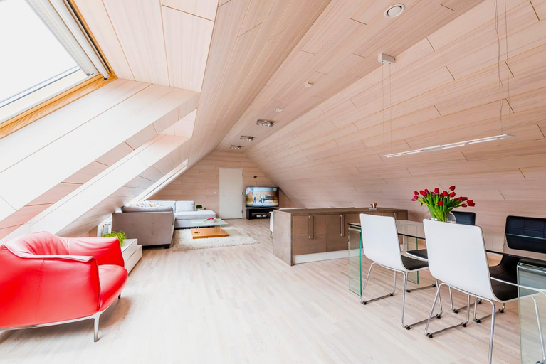 Others 5, Villa Bach, Audru