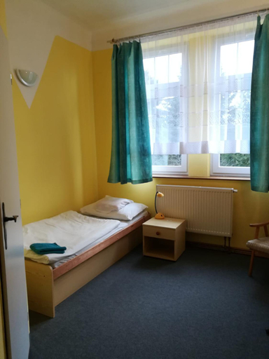 Bedroom 4, Hotel Modra hvezda Sadska, Nymburk