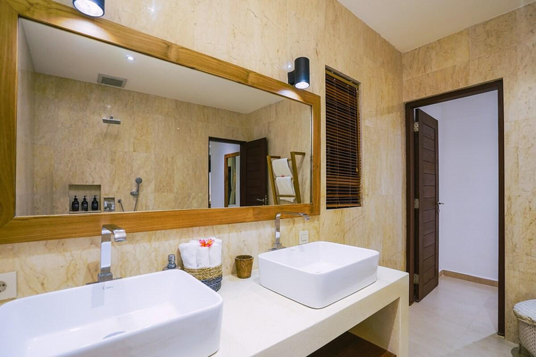 Bathroom 3, Frangipani at Berawa / Villa Jingga 3BR Private , Badung