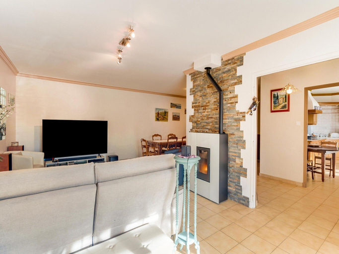 Others 5, Villa With Swimming Pool in Sorgues, Gard