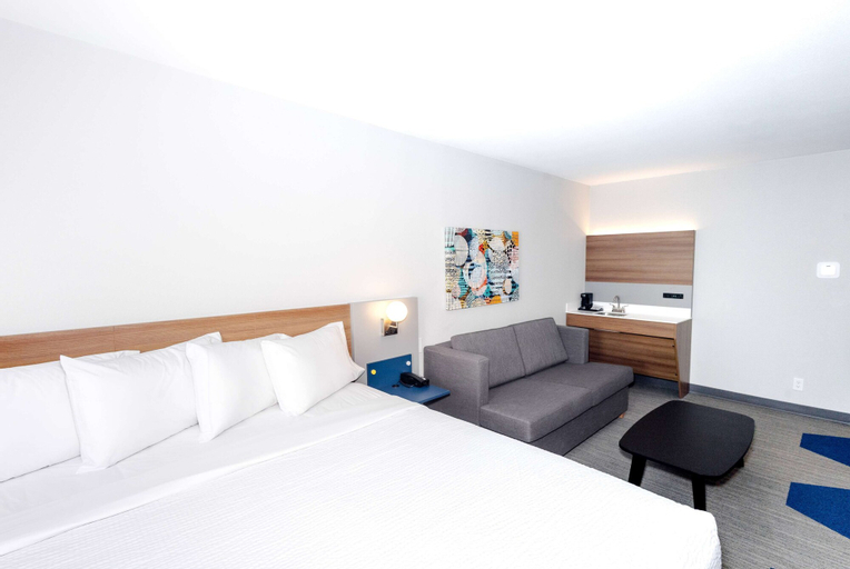 Bedroom 14