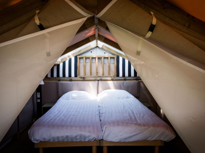 Bedroom, Tent Lodge With Bathroom 16 km From Maastricht, Limburg