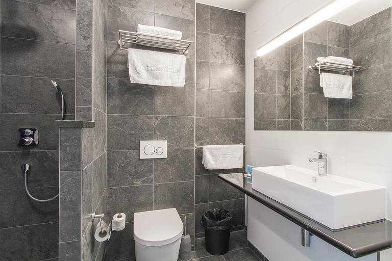 Bathroom 3, Bastion Hotel Barendrecht, Barendrecht