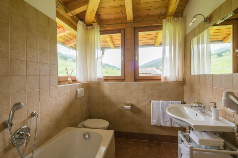 Bathroom 3, Appartamenti Les Viles, Bolzano