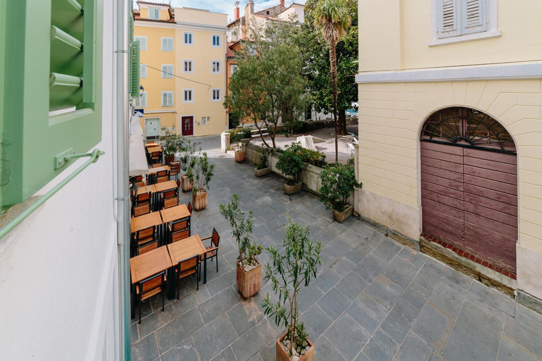Food & Drinks 2, Piranika, Piran