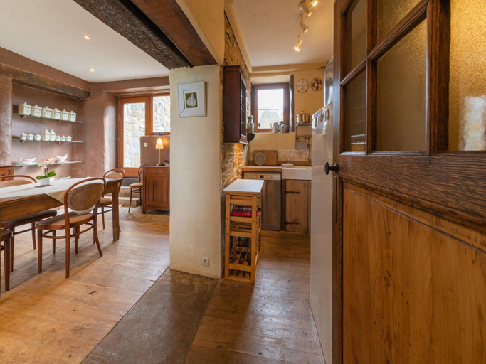Dining 5, Tranquil Home in Tinlot, Liège