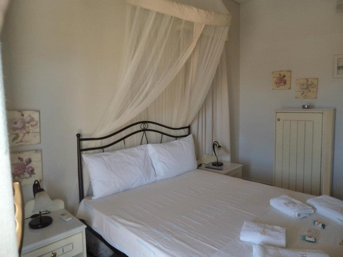 Bedroom 3, Nektarios Fanos Studios, South Aegean