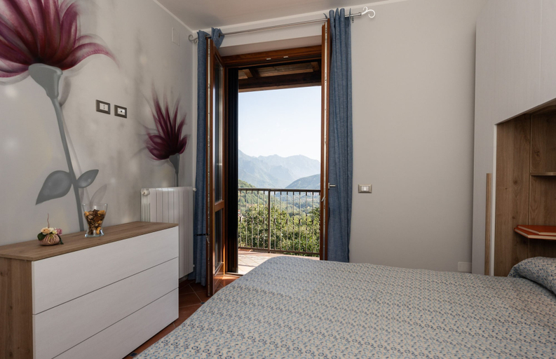 Room 5, Casa Francese Relax - An Oasis of Well-being not far From the sea, Salerno