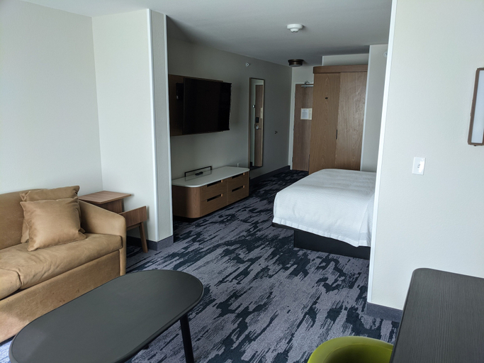 Bedroom 4, Fairfield Inn & Suites by Marriott Lincoln Crete, Saline