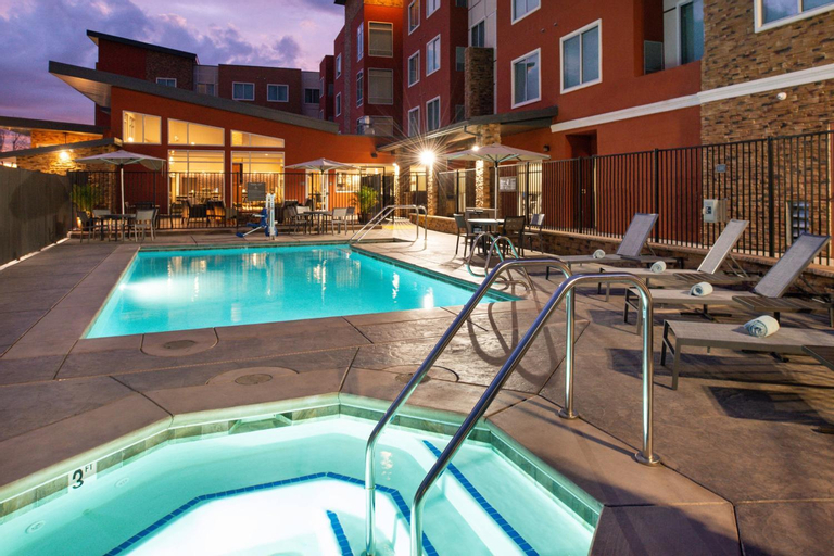 Sport & Beauty, Residence Inn Visalia, Tulare