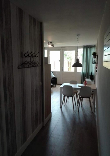 Dining 5, Holiday Home Leuk Comfortable Vacation Home, Zijpe