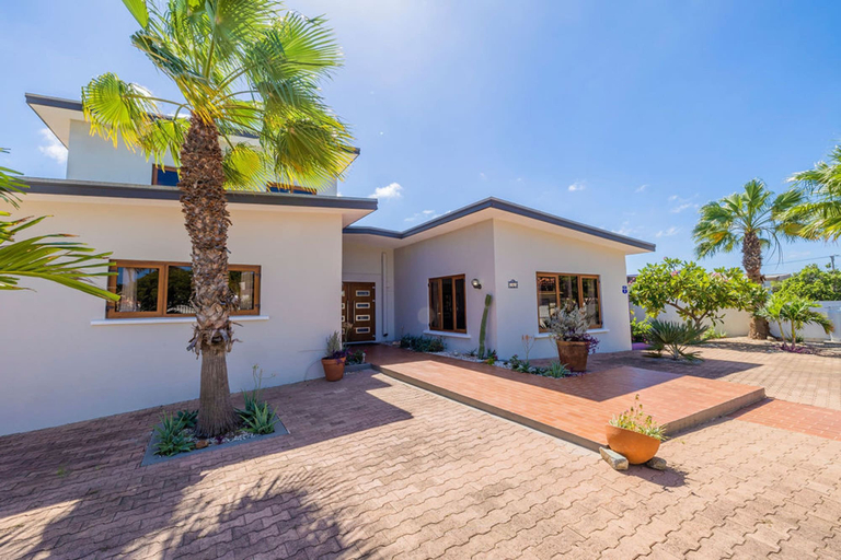 Exterior & Views 2, Spacious 4BR Villa Private Pool Cozy Location
