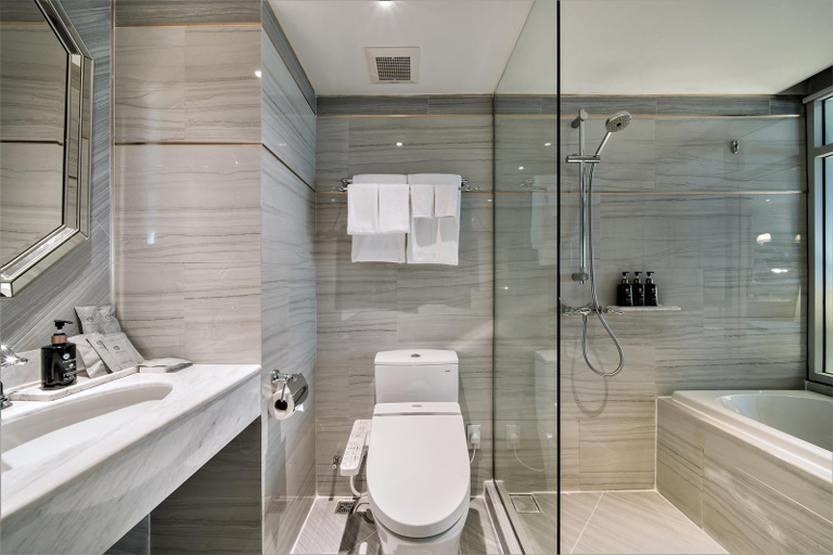 Bathroom 15
