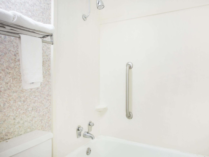 Bathroom 4, Ramada Suites Warner Robins, Houston