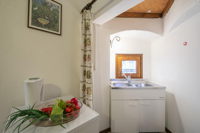 Room 2, Sergio Il Gufo - Navy in Historic Center, Brescia