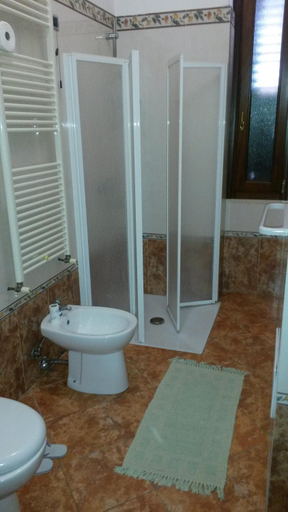 Bathroom 5, B&B Manzoni Resort, Brindisi