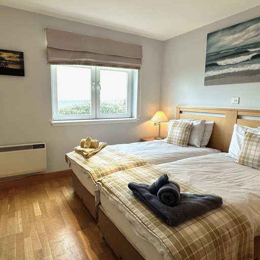 Room 4, No 2 The Links Apartment Brora, Highland