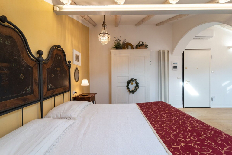 Bedroom 5, Suite Persichetto by Bologna iconic hillside, Bologna