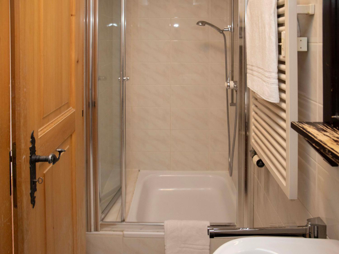 Bathroom 3, Apartment Daphne A 32 by Interhome, Aigle