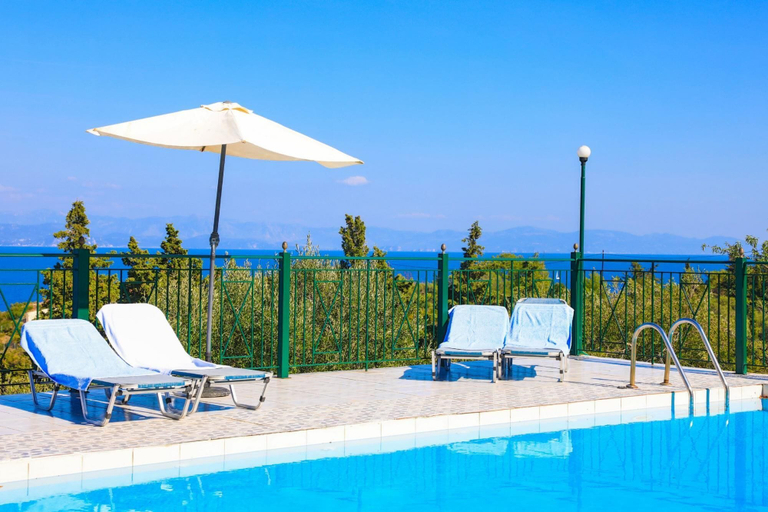 Room 3, Antigoni Villa Tria in Longos, Ionian Islands