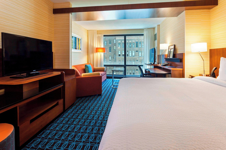 Bedroom 3, Fairfield Inn & Suites Chicago Downtown/River North, Cook
