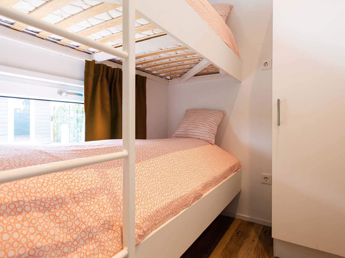 Bedroom 2, Modern Chalet With Dishwasher, Nieuwerkerk aan den IJssel