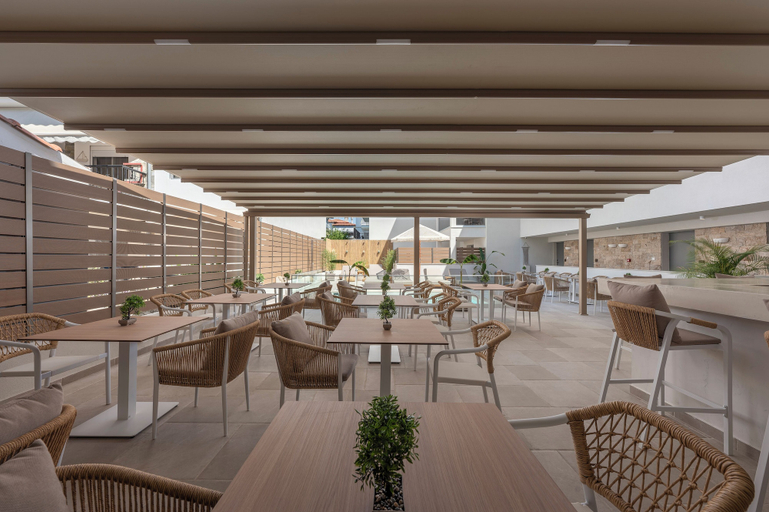 Food & Drinks 5, Sandy Seaside Suites, Central Macedonia