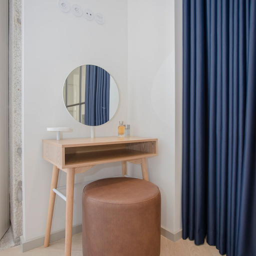 Room 4, Liiiving in Porto Luxury Beachfront Apartment IV, Porto