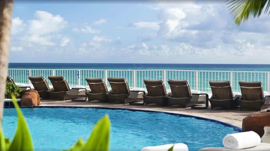 Room 5, Sunny Isles Bliss Beachfront Retreat for 4, Miami-Dade